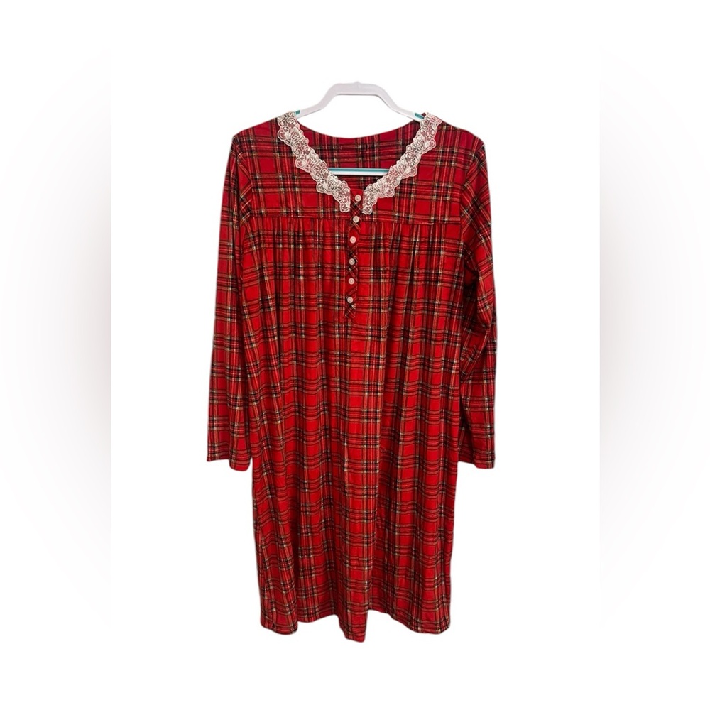 Cozy red plaid fleece night gown.